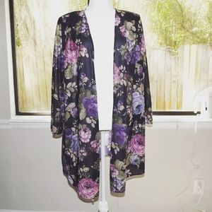 Candlelight & Champagne 18W sheer floral kimono